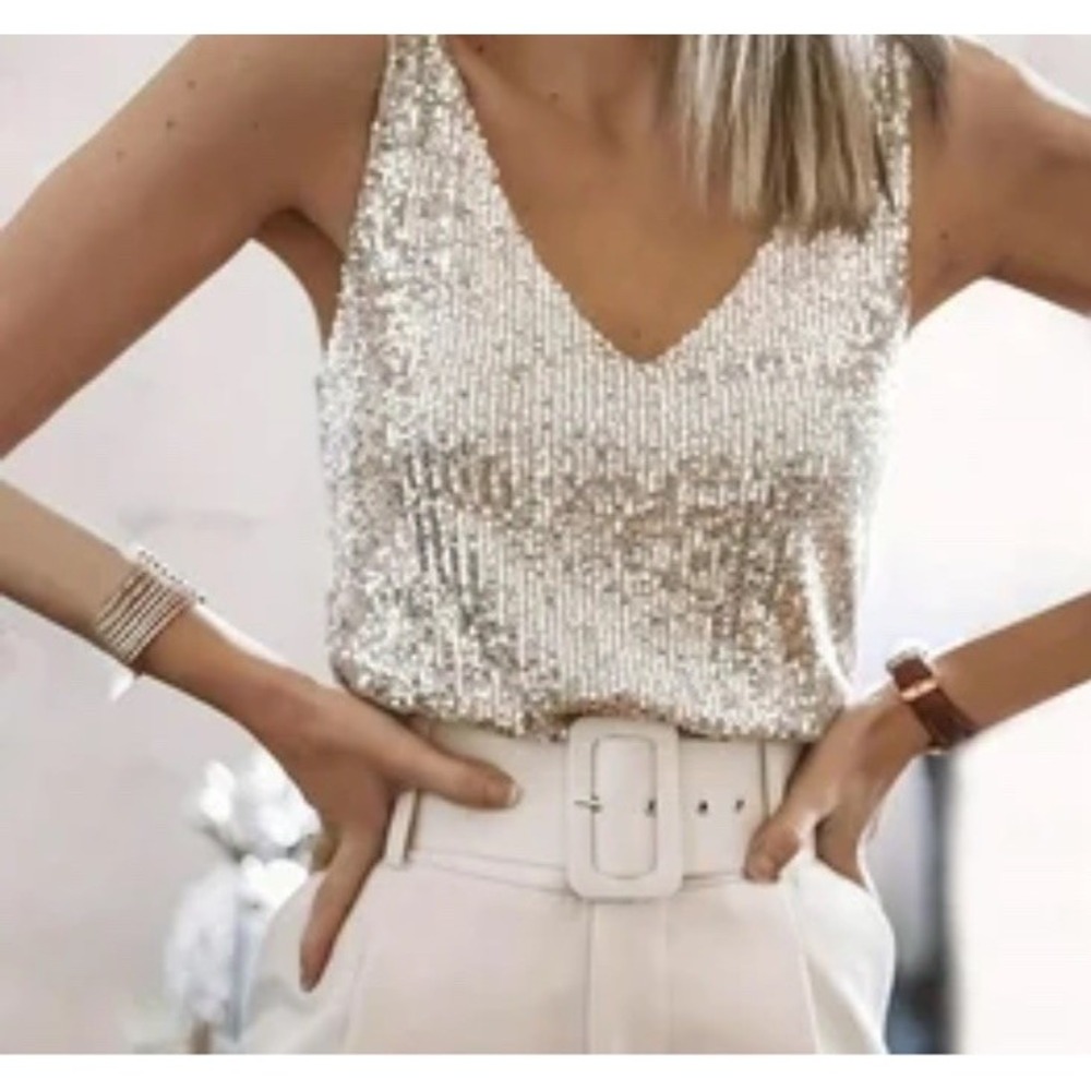 Love on a Hanger Medium‎ Sequin Tank Top Shell Silver Sparkle Disco V Neck NWOT
